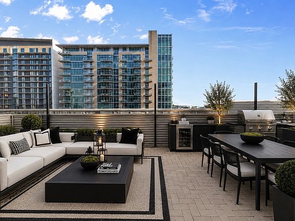 2nd image of 600 12th Ave S APT 902