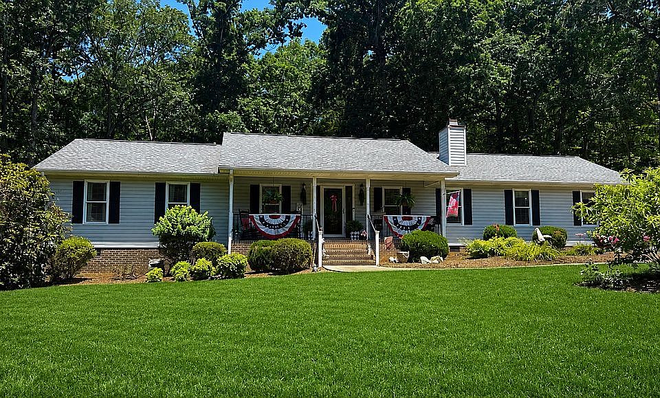 1st image of 702 Knight Dr