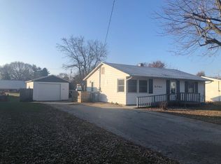 507 W Chestnut St, Hoopeston, IL 60942