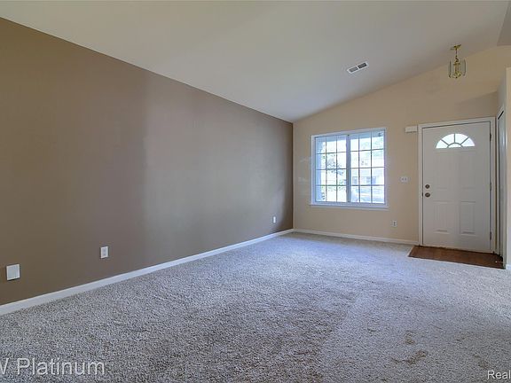 4th image of 4452 Croissant St