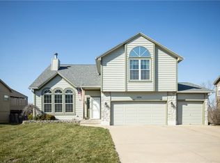 1516 SE 11th St, Lees Summit, MO 64081