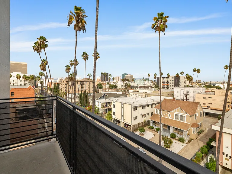 Fedora St — Photo 21