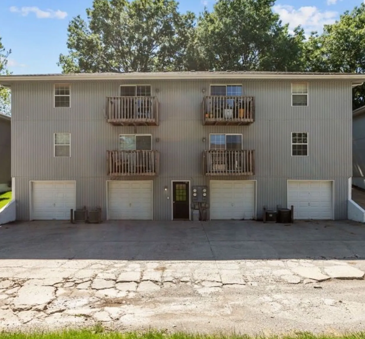 2 bed, 900 sqft, $1,200 — Photo 4