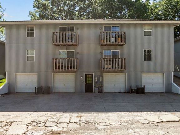 4th image of 207 NW Barr Rd