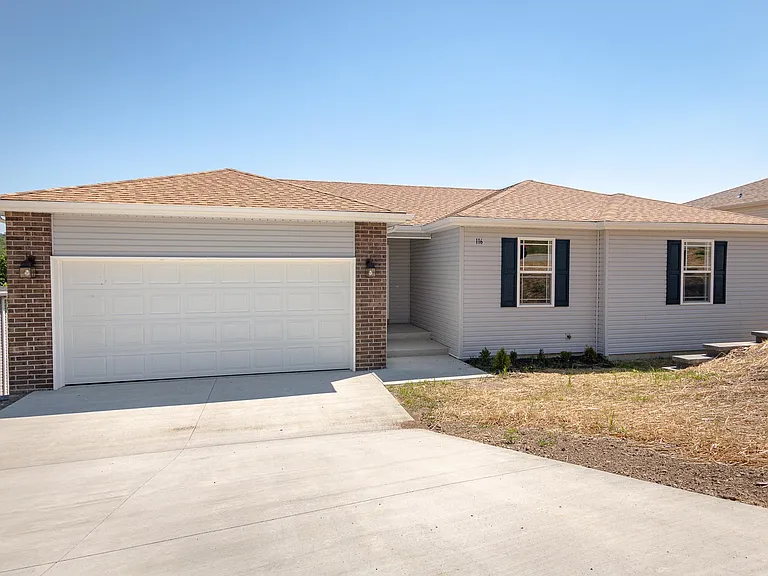 116 Whispering Meadows Pkwy — Photo 1