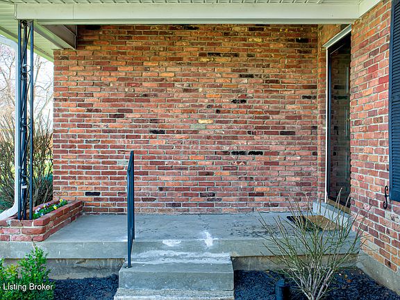 3rd image of 3702 Mamaroneck Rd