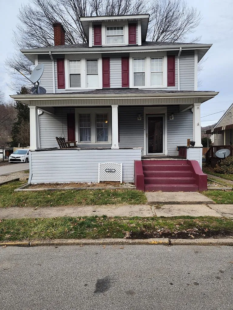 164 Paxton Ave photo 1
