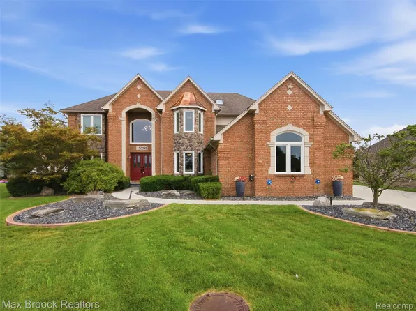 15291 Dorothy Dr, Macomb, MI 48042