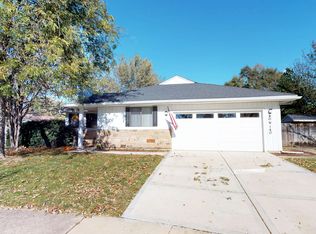 30W140 Dedham Ct, Warrenville, IL 60555