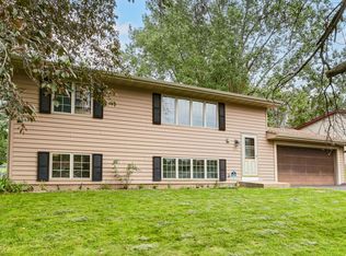 2611 Granite Ave N, Oakdale, MN 55128