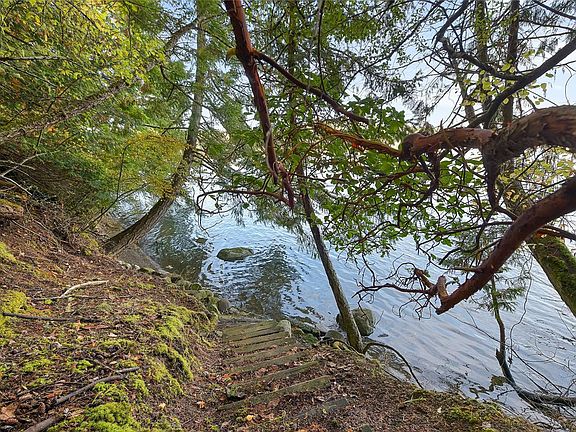 4th image of 706 Horton Bay Rd