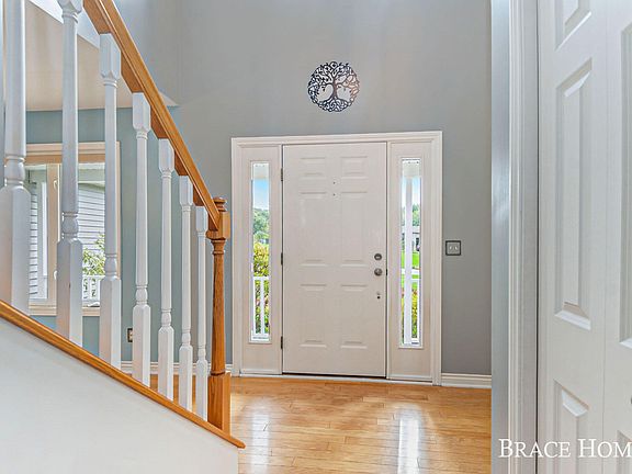 4th image of 5821 Cannon Hills Dr NE