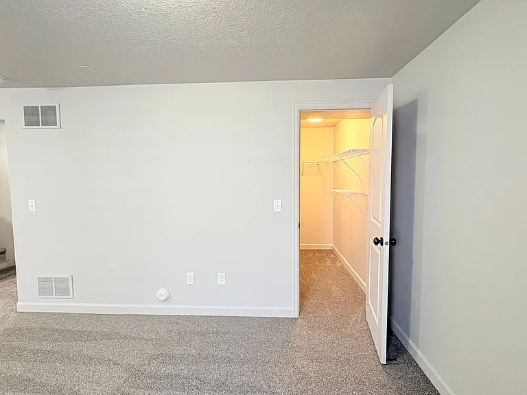 173 E Fiddlers Canyon Rd #1 — Photo 28