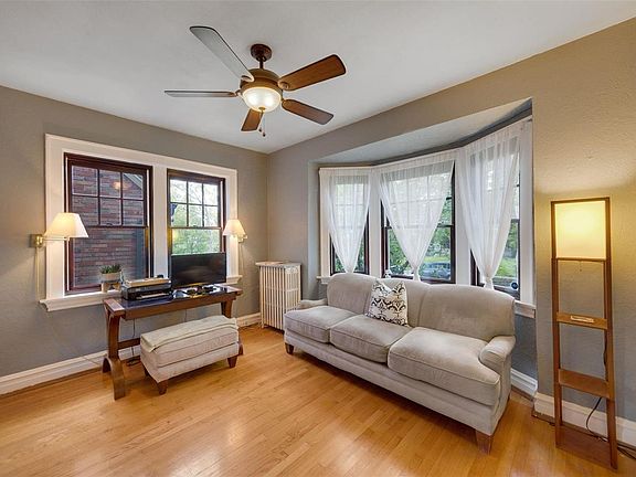 3rd image of 3857 Bowen St