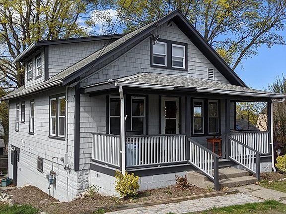 5th image of 98 Summit St