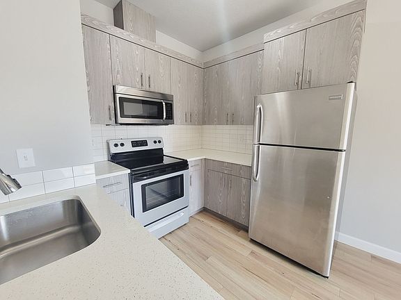 2nd image of 424 NE Stafford St APT A3