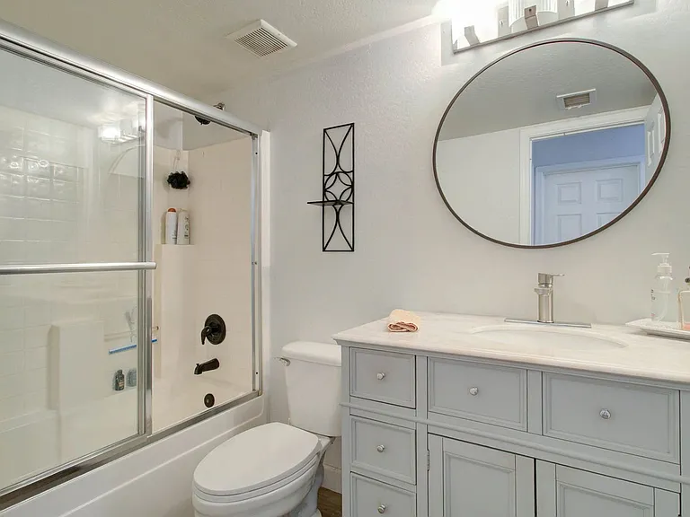 2576 E Brooks St — Photo 40