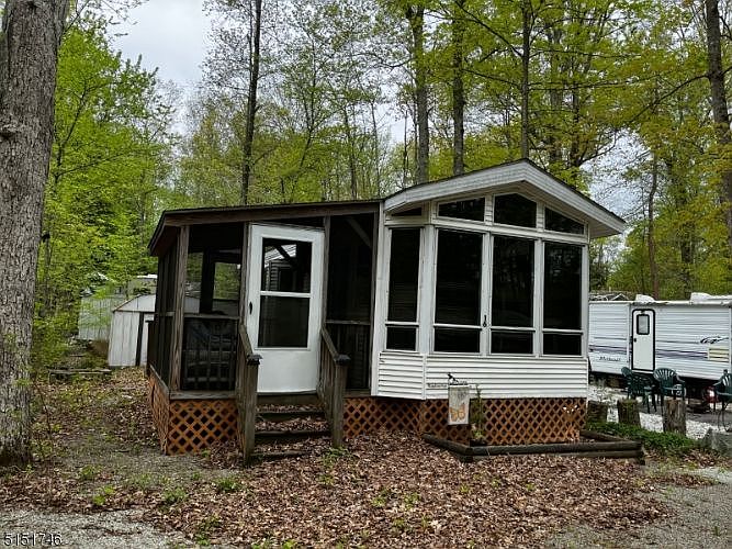 2nd image of 16 Maple Ave
