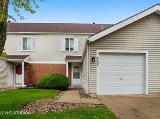 707 Weymouth Cir, Hanover Park, IL 60133