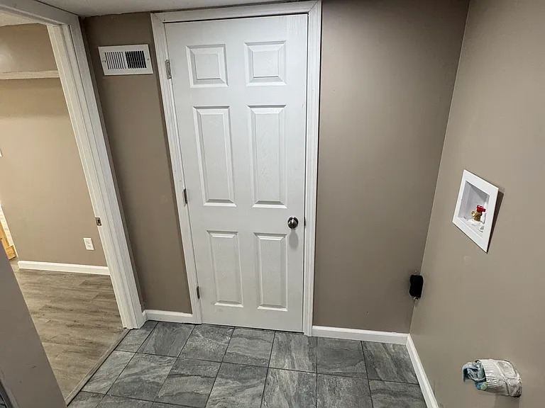 713 W Main St — Photo 5
