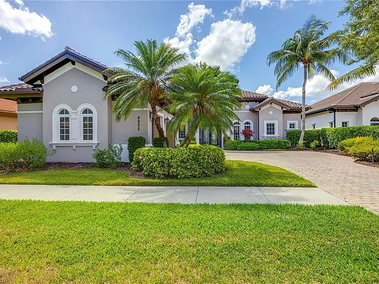 8902 Shenendoah Cir — Photo 3