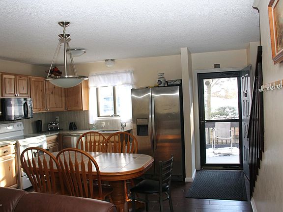 3rd image of 125 Cross Country Ln