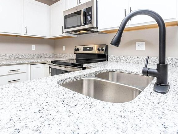 3rd image of 200 Houston Creek Dr #4