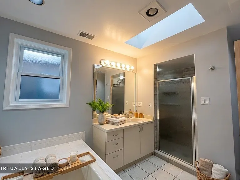 449 W 37th St #2 — Photo 20
