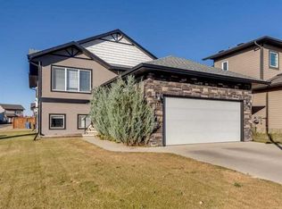 84 S Tanner St, Red Deer, AB T4P 0S6