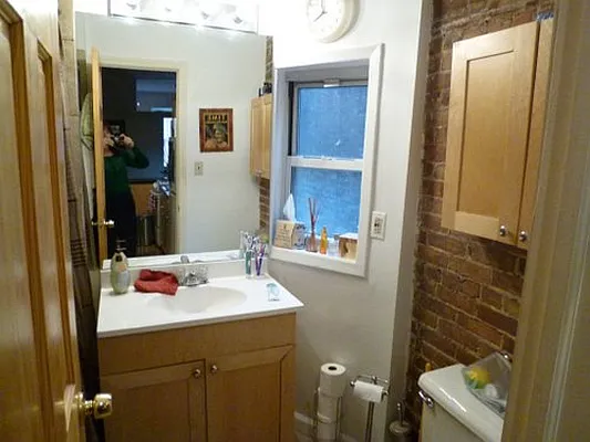 Rented by Chartwell Manhattan Realty | media 2