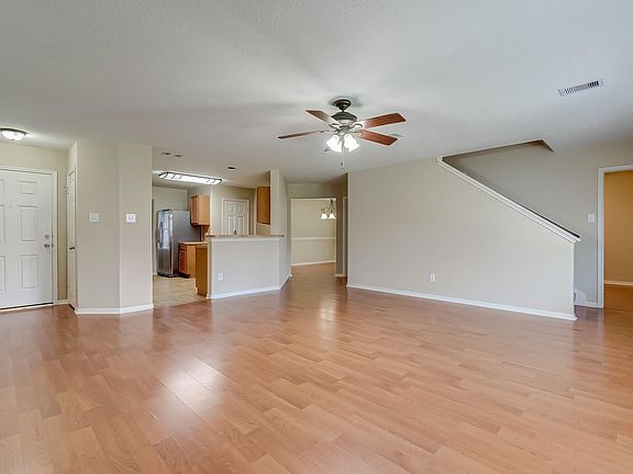 5th image of 3426 Barkers Crossing Ave