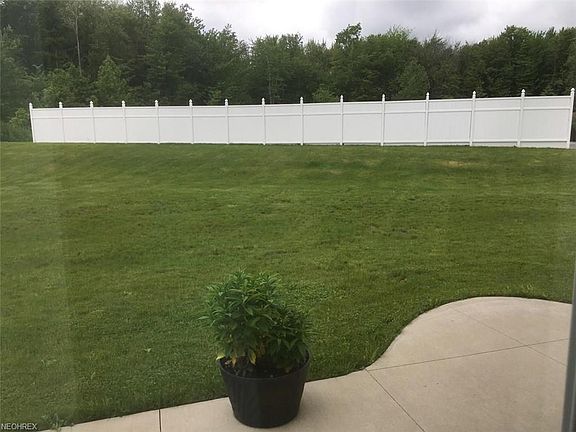 4th image of 320A Woodland Way #A