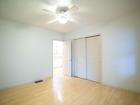 3rd image of 790 Crawford Ct