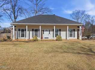 799 Highpoint Dr, Byram, MS 39272