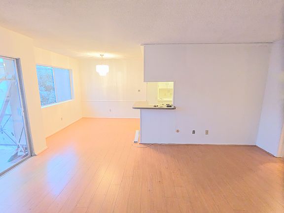 3rd image of 5717 La Mirada Ave APT 7