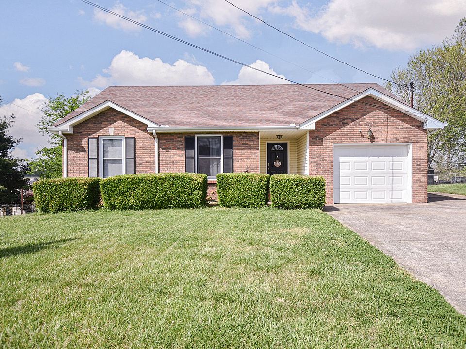 1st image of 204 Windmeade Cir