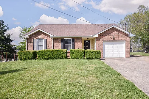 204 Windmeade Cir Photo 1