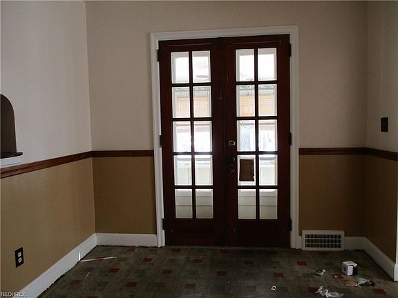 4th image of 897 Central Parkway Ave SE