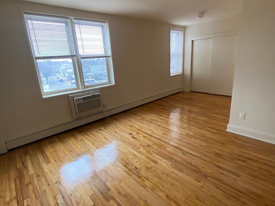 1st image of 8625 Van Wyck Expy Floor 4