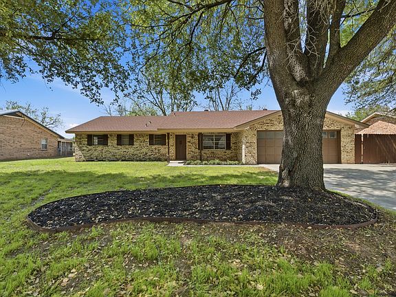 2nd image of 1012 Meadowlark Ln