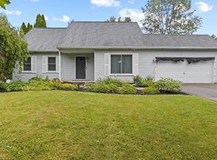 15 Musket Ln, Rochester, NY 14624