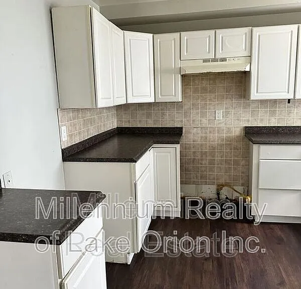 260 W Longfellow Ave — Photo 6