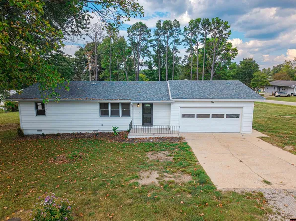 632 Elm St, Gassville, AR 72635