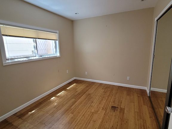 2nd image of 25 Sharon St APT 2