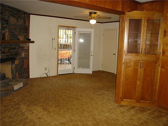 4th image of 2741 Mossdale Dr