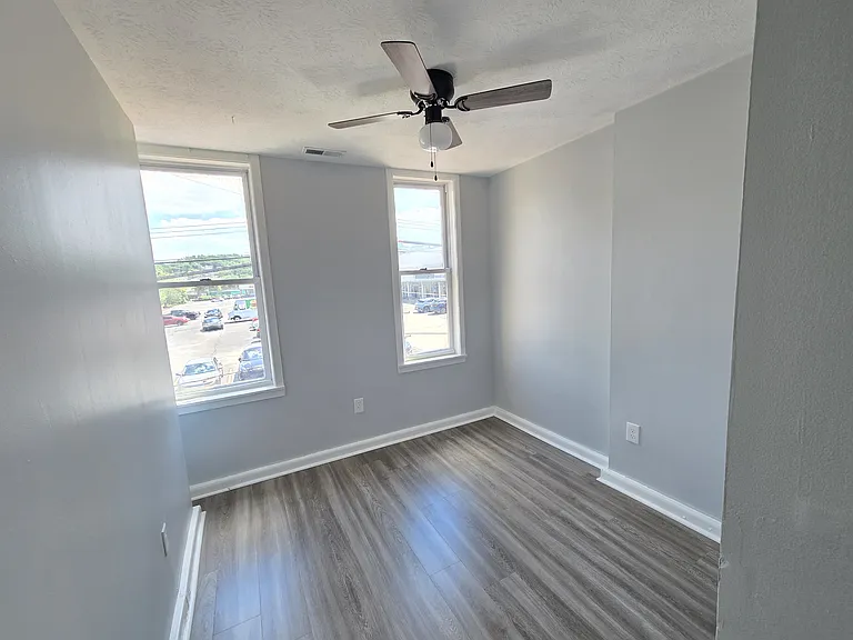 1906 Monongahela Ave #3 — Photo 12