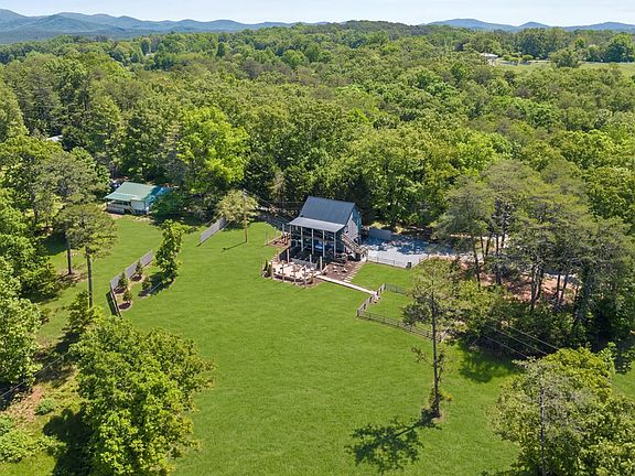 2nd image of 100 Blueberry Ln
