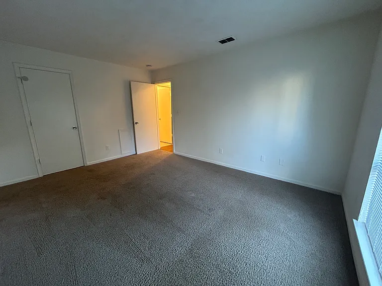 Princeton Circle West Apartments — Photo 20