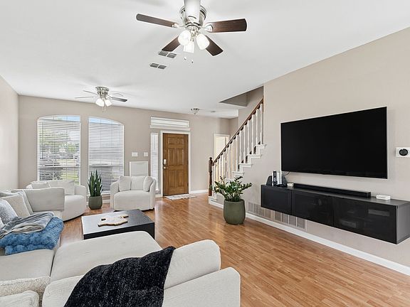3rd image of 1552 Dublin Cir