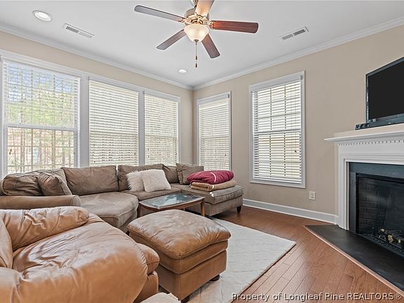 5th image of 126 Pine Hawk Dr